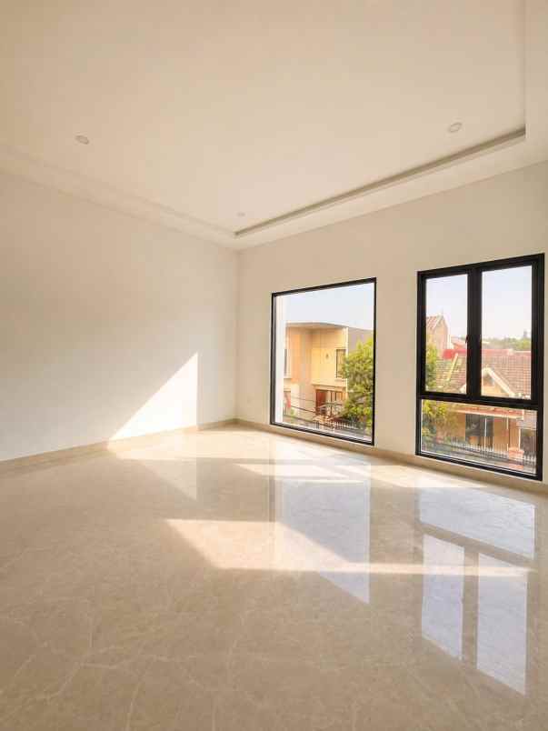 dijual rumah nusaloka 14 5 bsd