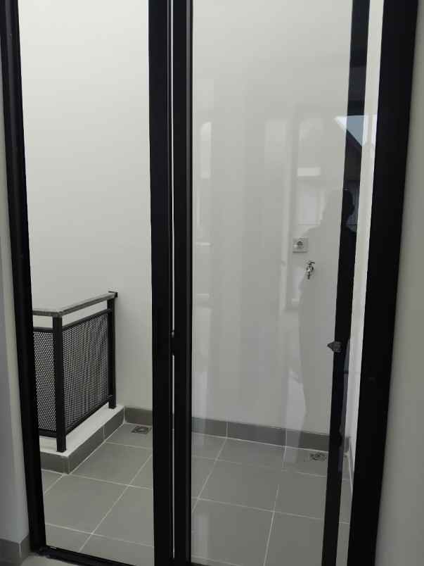 dijual rumah osaka residence pik2
