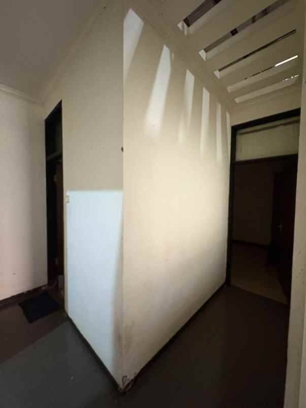dijual rumah patal senayan grogol utara