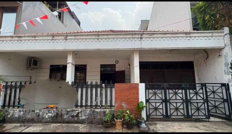 dijual rumah patal senayan grogol utara