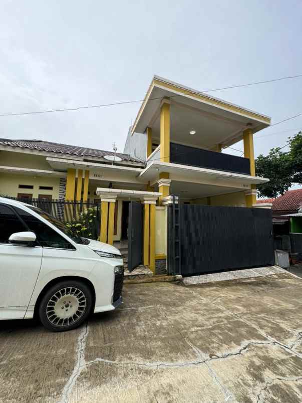 dijual rumah perumahan acropolis