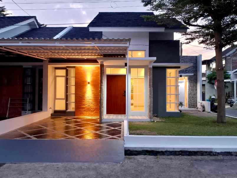 dijual rumah perumahan margahayu raya