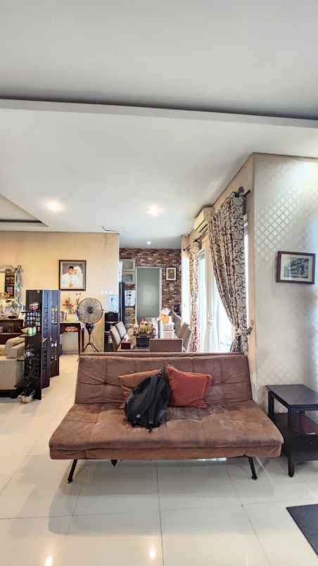 dijual rumah perumahan metland menteng