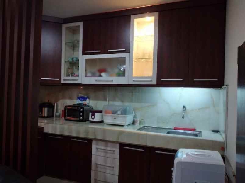 dijual rumah perumahan premier riviera