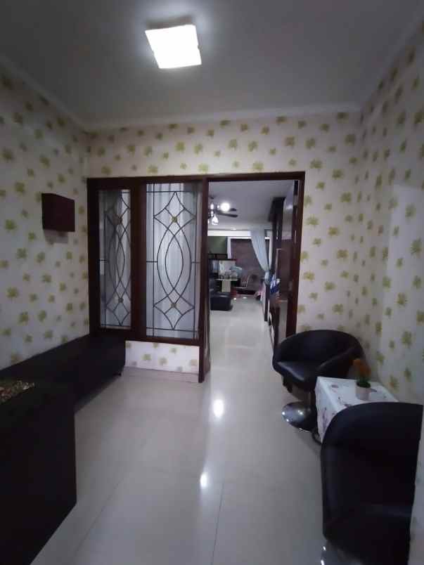 dijual rumah perumahan premier riviera