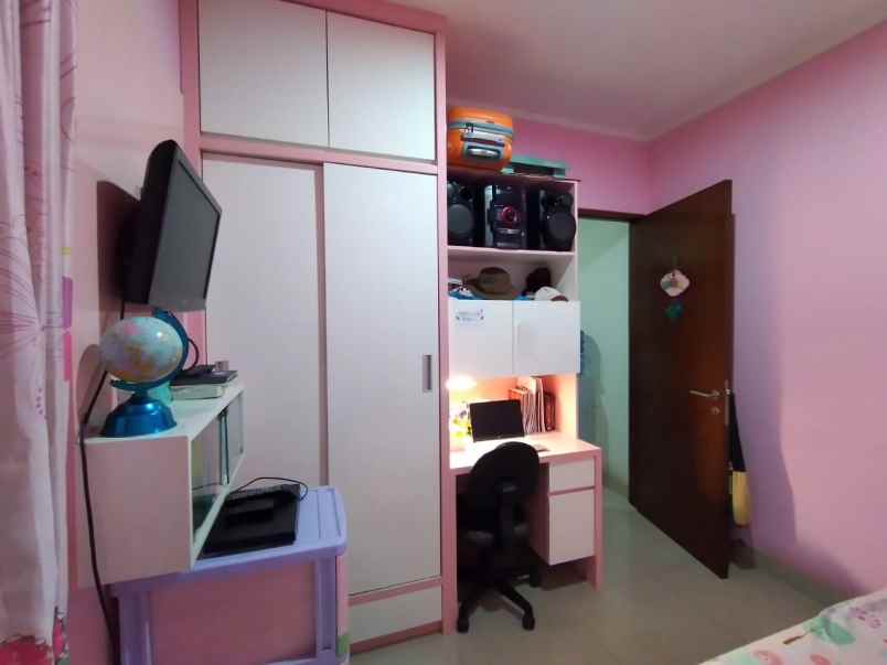 dijual rumah perumahan premier riviera