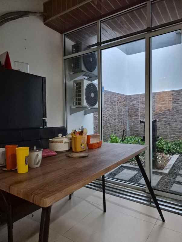 dijual rumah perumahan sakura regency 3
