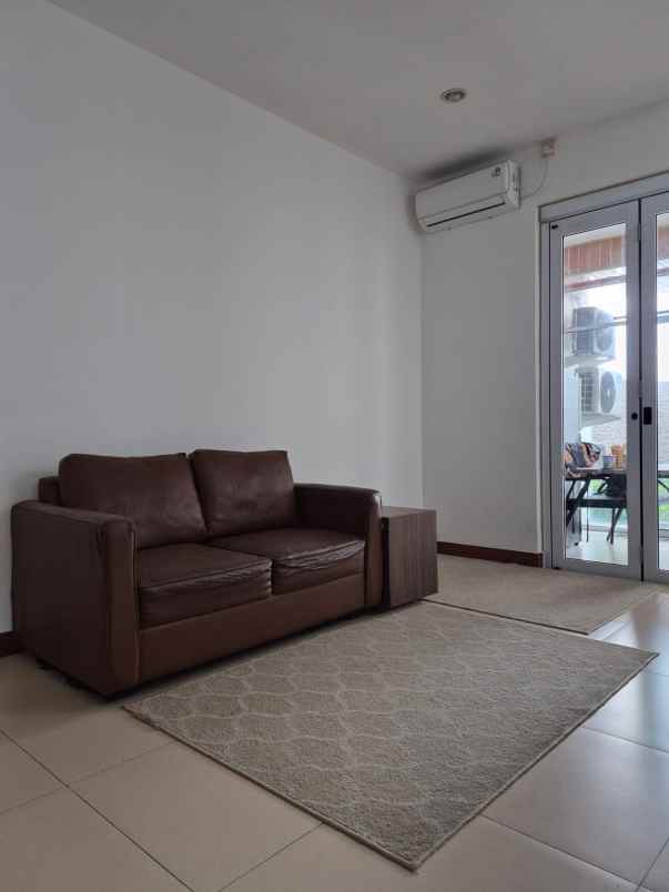 dijual rumah perumahan sakura regency 3