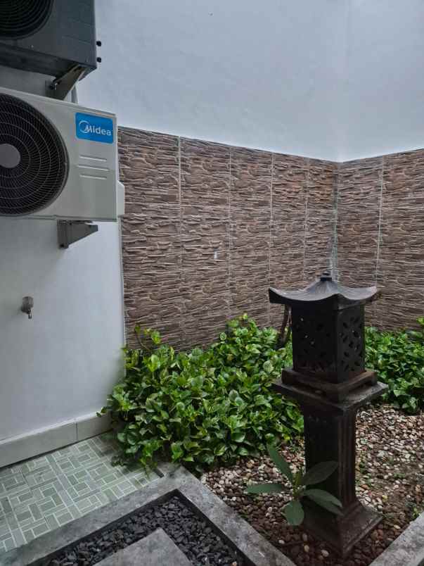 dijual rumah perumahan sakura regency 3