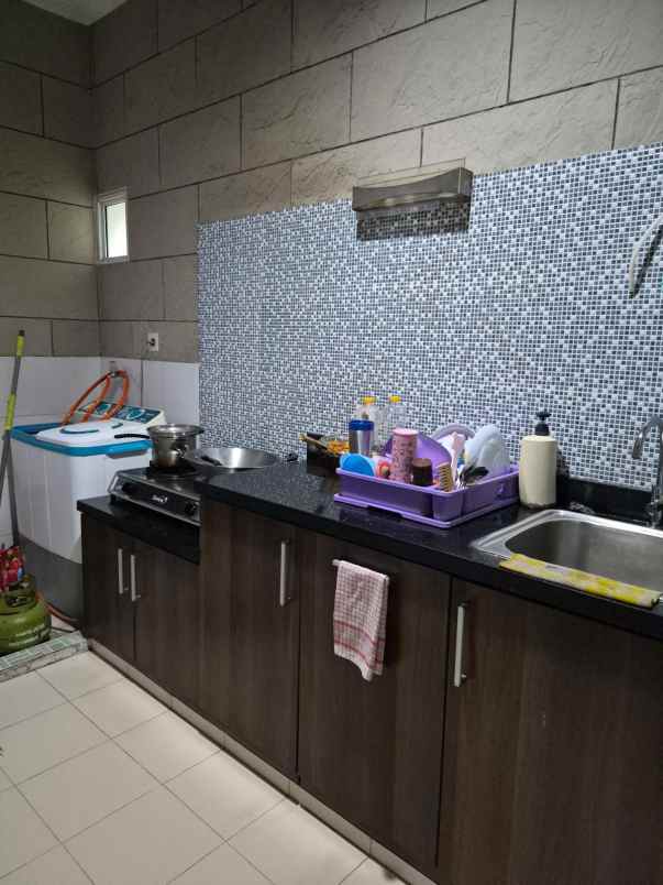 dijual rumah perumahan sakura regency 3