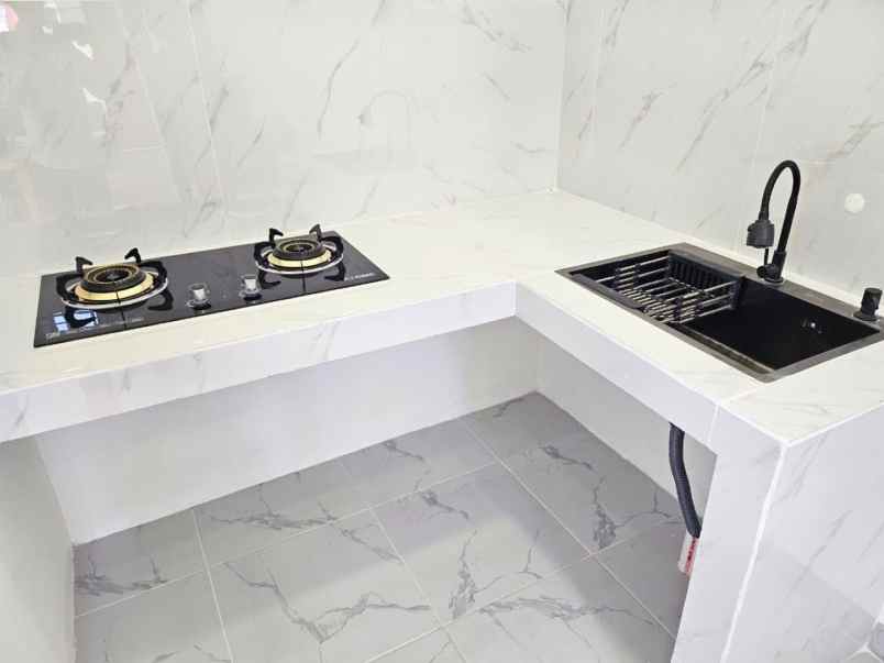 dijual rumah perumahan taman harapan