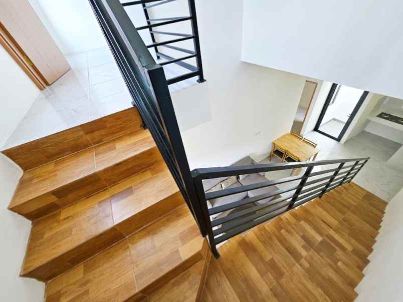 dijual rumah perumahan taman harapan