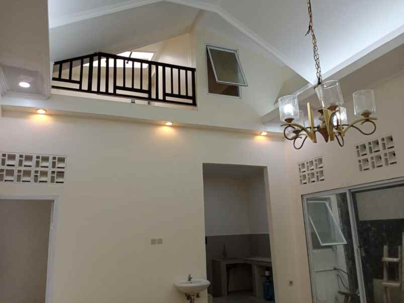 dijual rumah perumnas depok 1