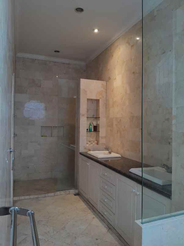 dijual rumah pesanggrahan