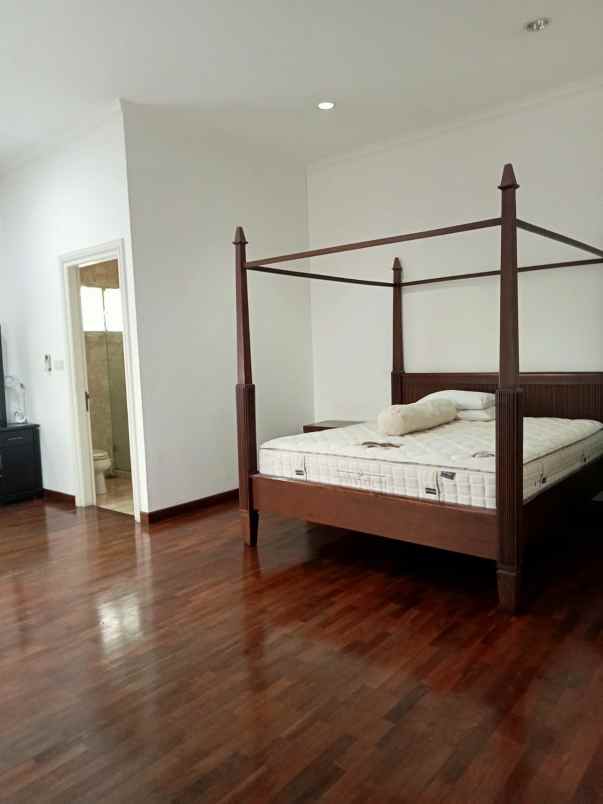 dijual rumah pesanggrahan