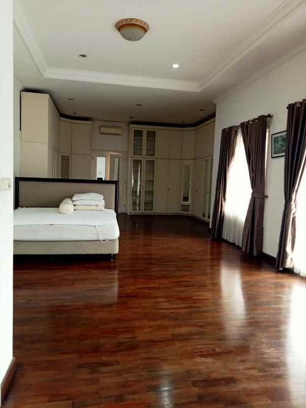 dijual rumah pesanggrahan