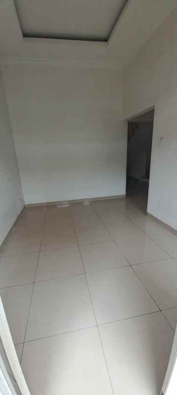 dijual rumah petukangan