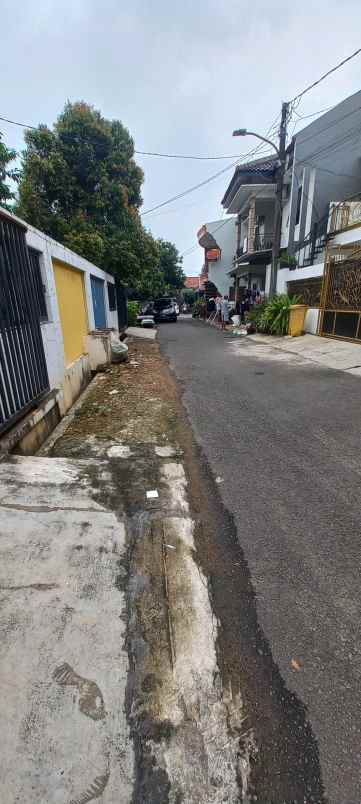 dijual rumah petukangan