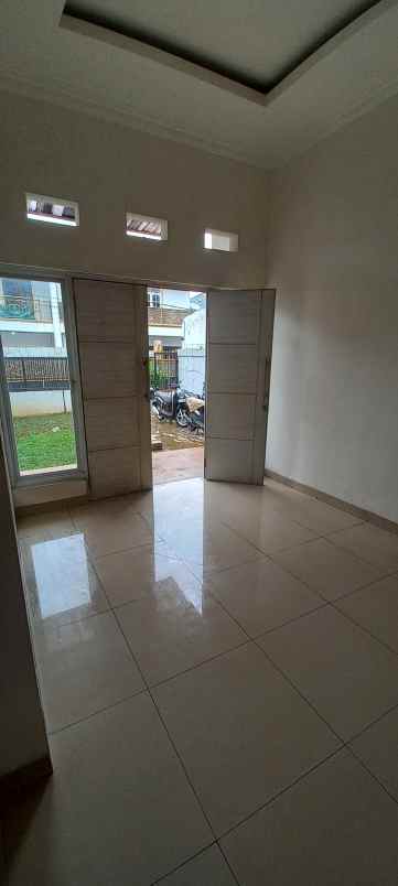 dijual rumah petukangan