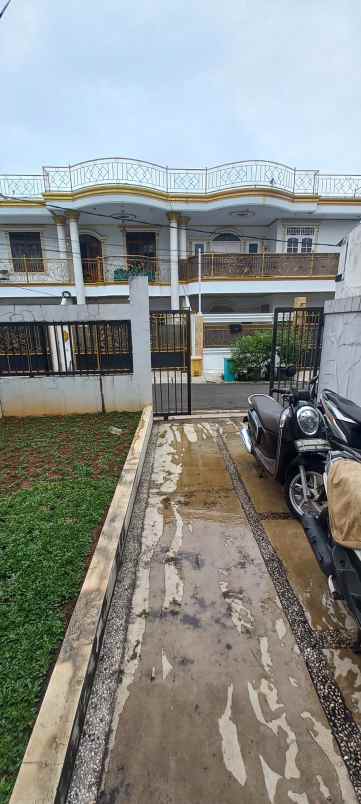 dijual rumah petukangan
