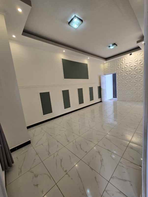 dijual rumah plamongan indah