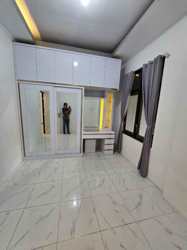 dijual rumah plamongan indah