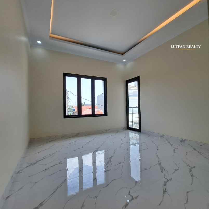 dijual rumah poltangan