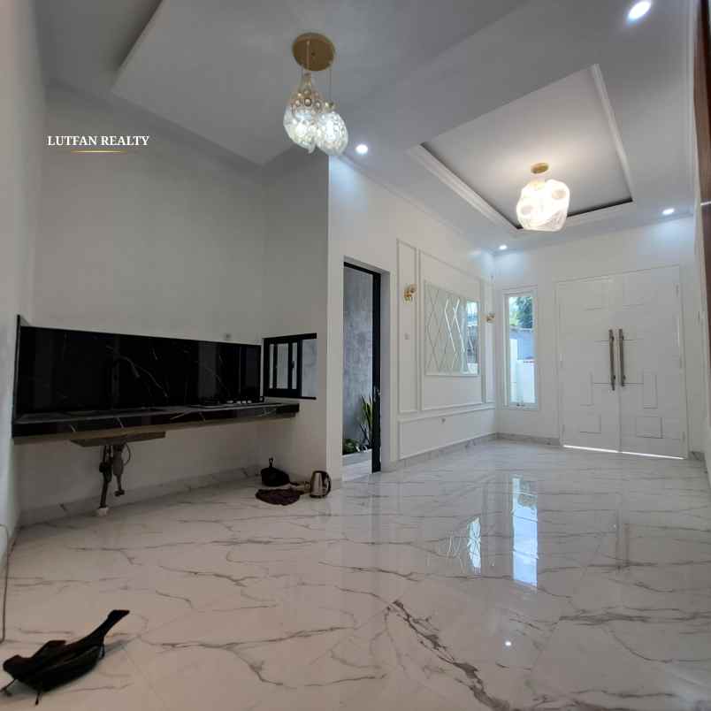 dijual rumah poltangan