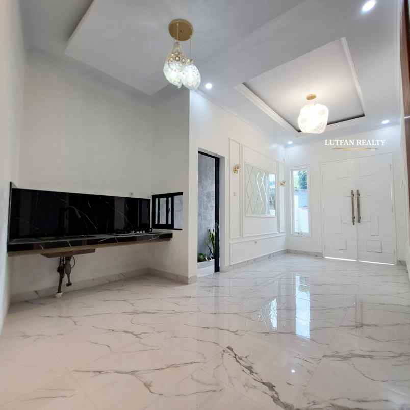 dijual rumah poltangan