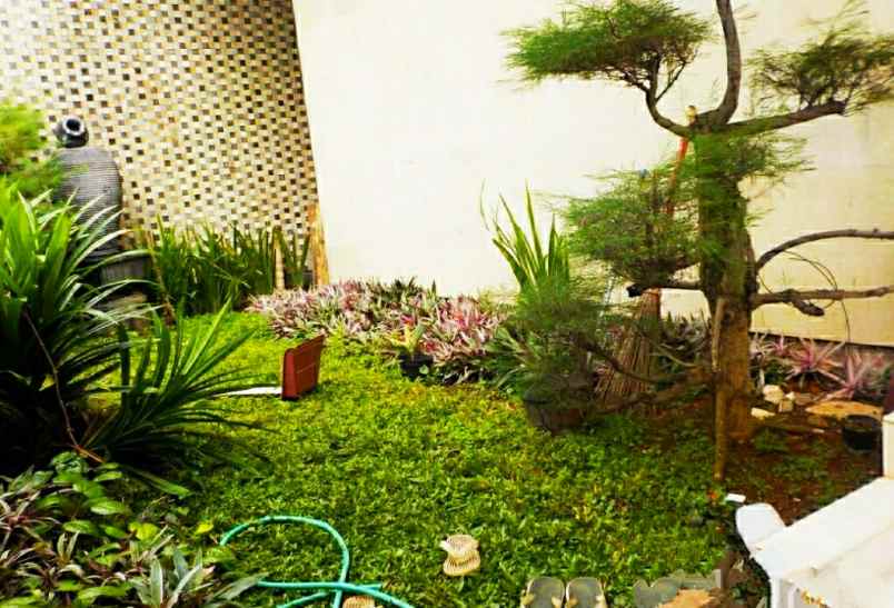 dijual rumah pondok gede