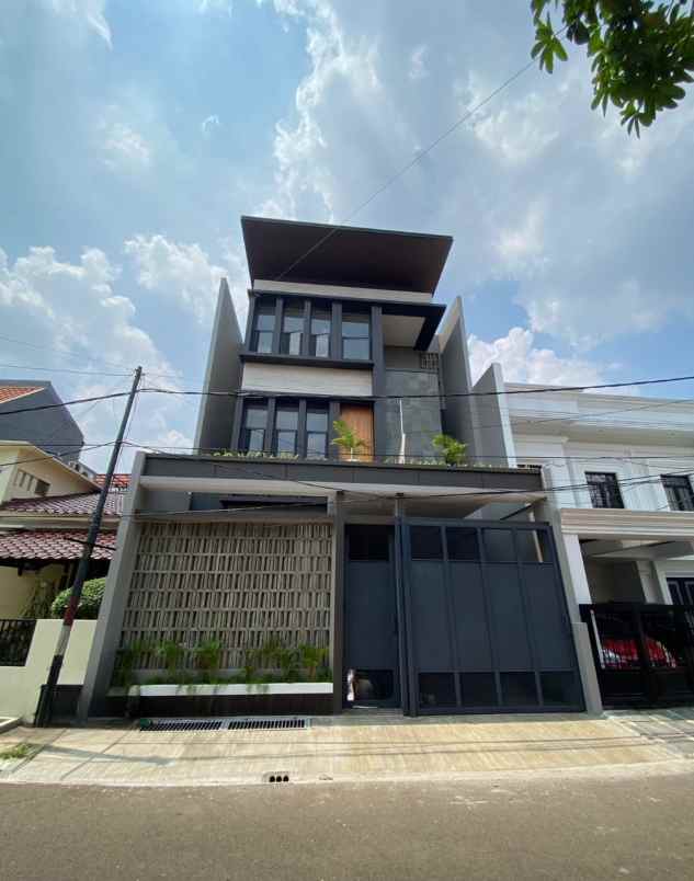 dijual rumah pondok indah