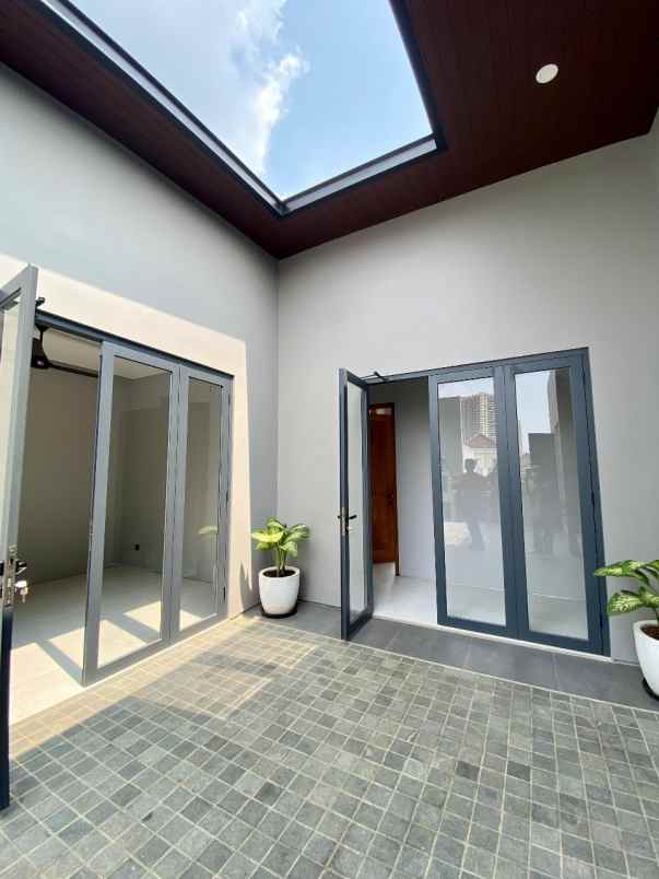 dijual rumah pondok indah