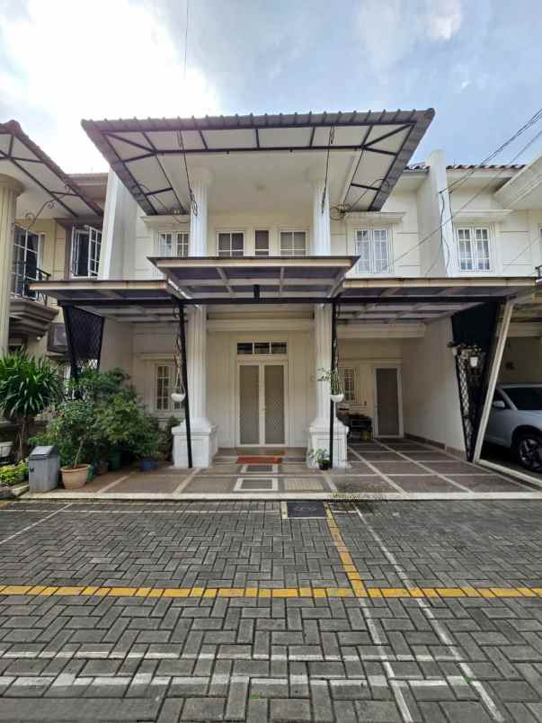 dijual rumah pondok kelapa