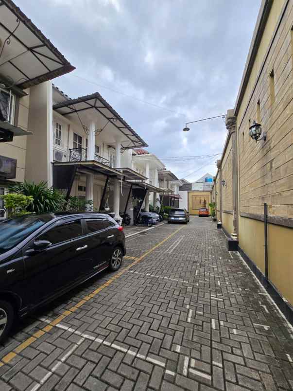 dijual rumah pondok kelapa