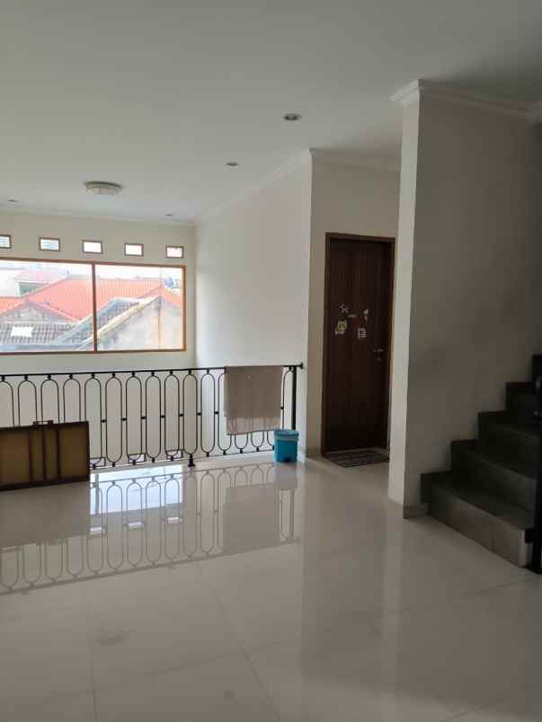 dijual rumah pondok pekayon indah