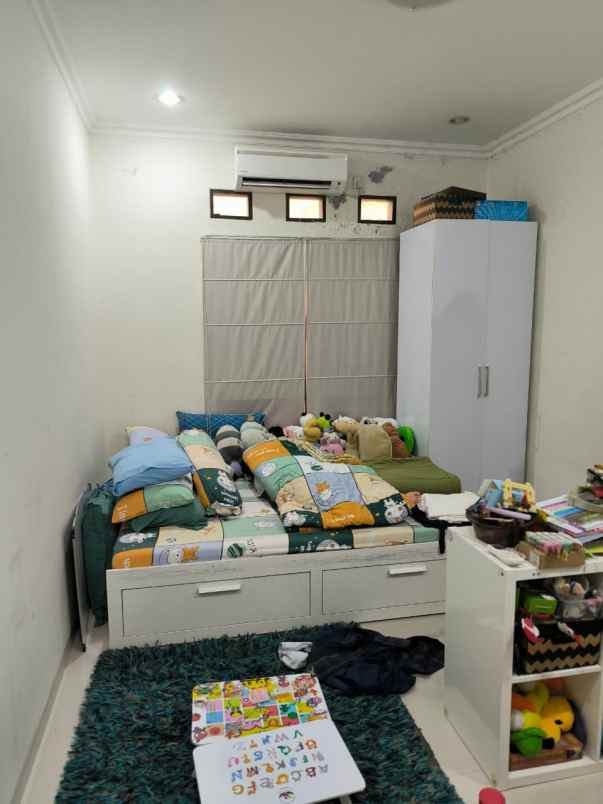 dijual rumah pondok pekayon indah