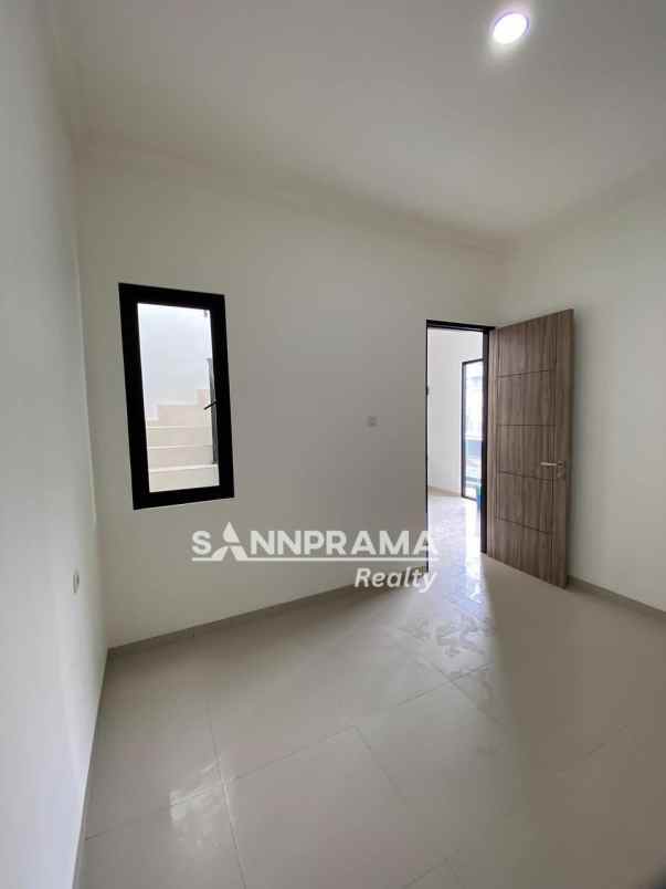 dijual rumah pondok petir