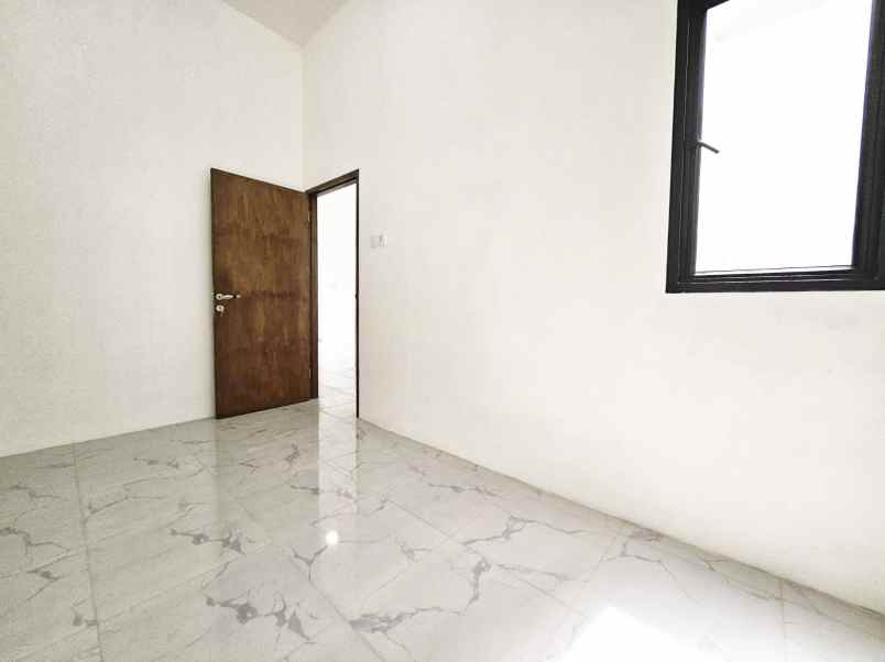 dijual rumah pondok ungu permai sektor