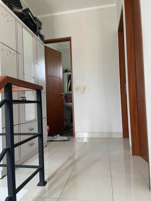 dijual rumah premier savana bantar