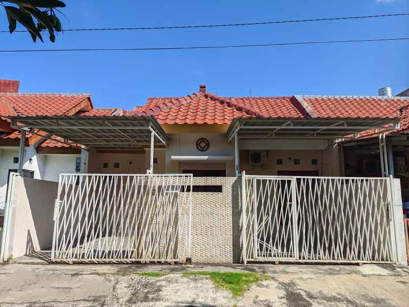 dijual rumah puri surya jaya