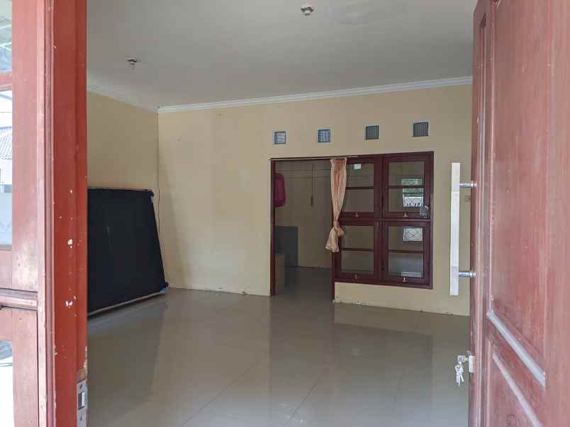 dijual rumah puri surya jaya