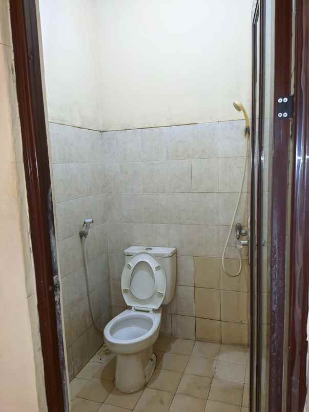 dijual rumah puri surya jaya