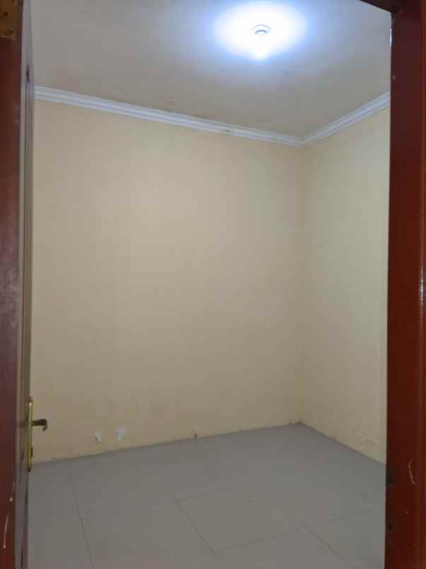 dijual rumah puri surya jaya