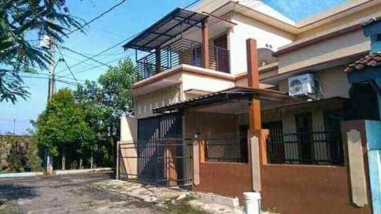 dijual rumah purwokerto barat
