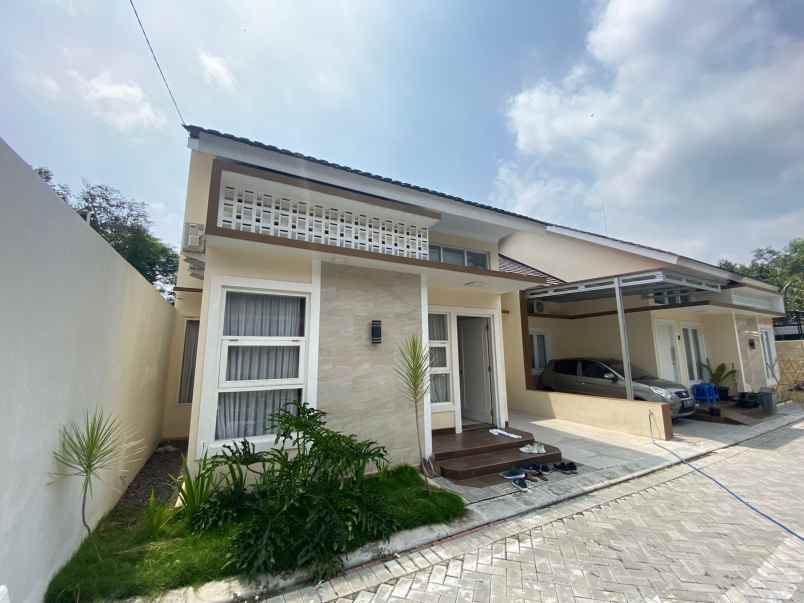 dijual rumah purwomartani kalasan