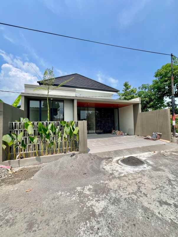 dijual rumah purwomartani kalasan sleman