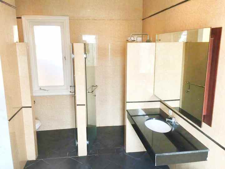 dijual rumah raffless hills cibubur