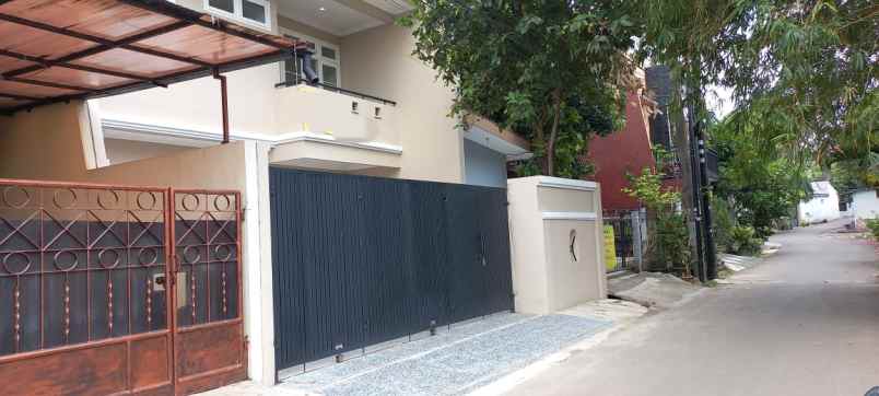 dijual rumah rawa domba