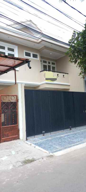 dijual rumah rawa domba