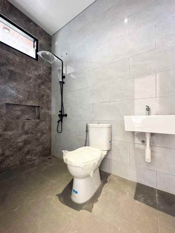 dijual rumah rawamangun